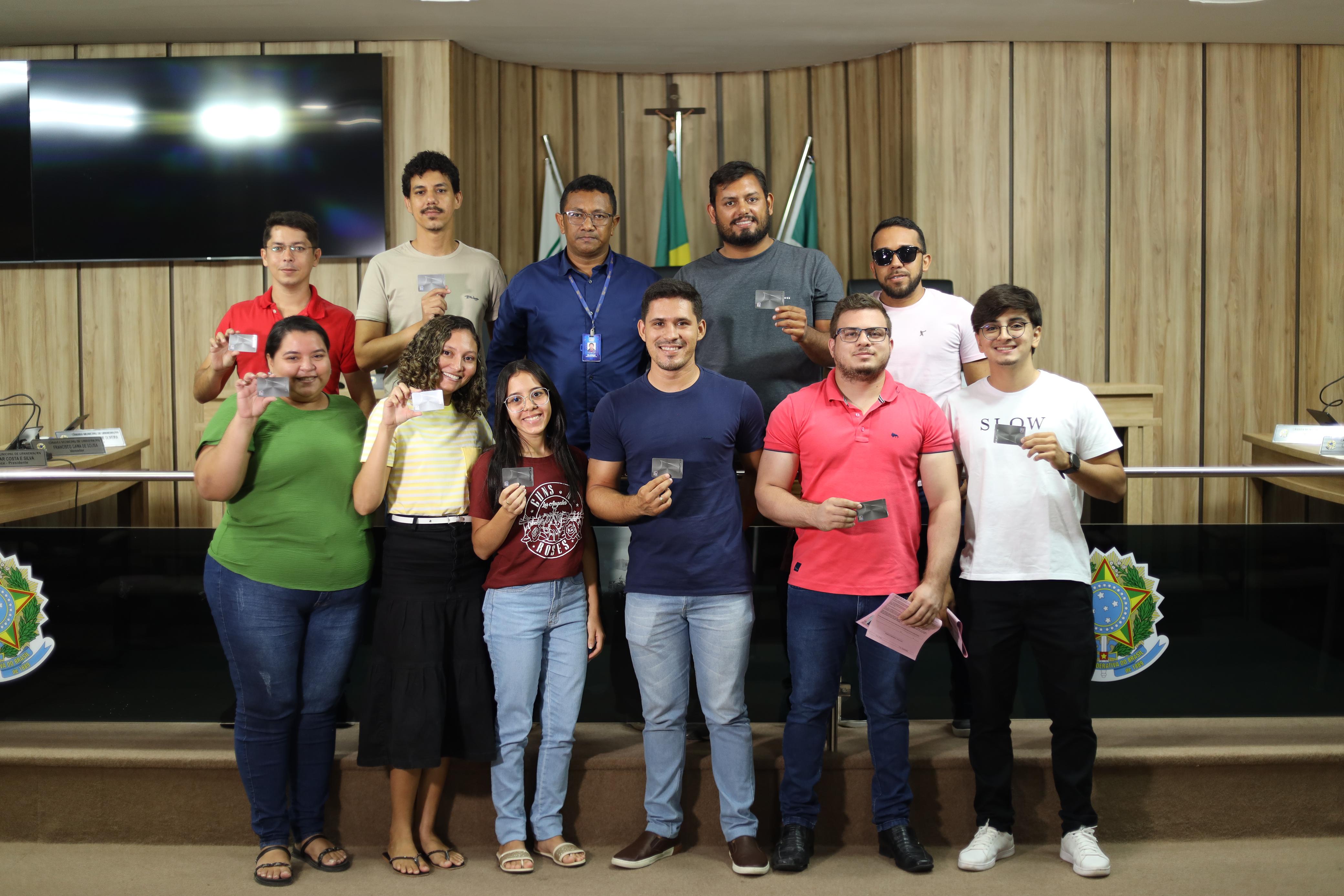 Câmara de Upanema entrega cartões SinCard e fortalece economia local